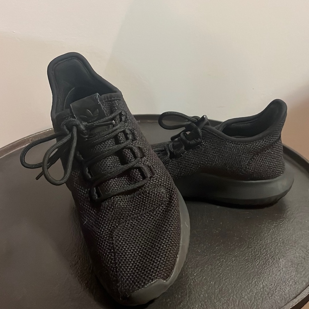 Women’s size 8/ youth 6 1/2 Adidas shoes